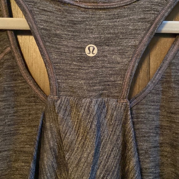 Lot of 2 Lululemon🍋Essential Tank’s - Picture 10 of 12